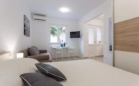 Apartment R&R